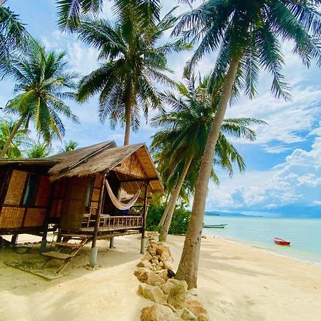 Castaway Beach Bungalows Сритану Екстериор снимка