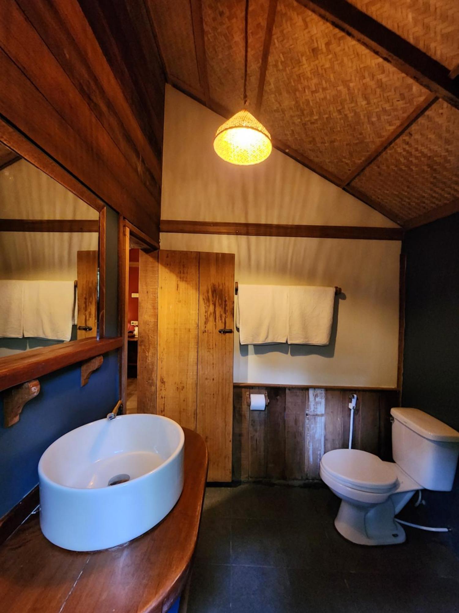 Castaway Beach Bungalows Сритану Екстериор снимка