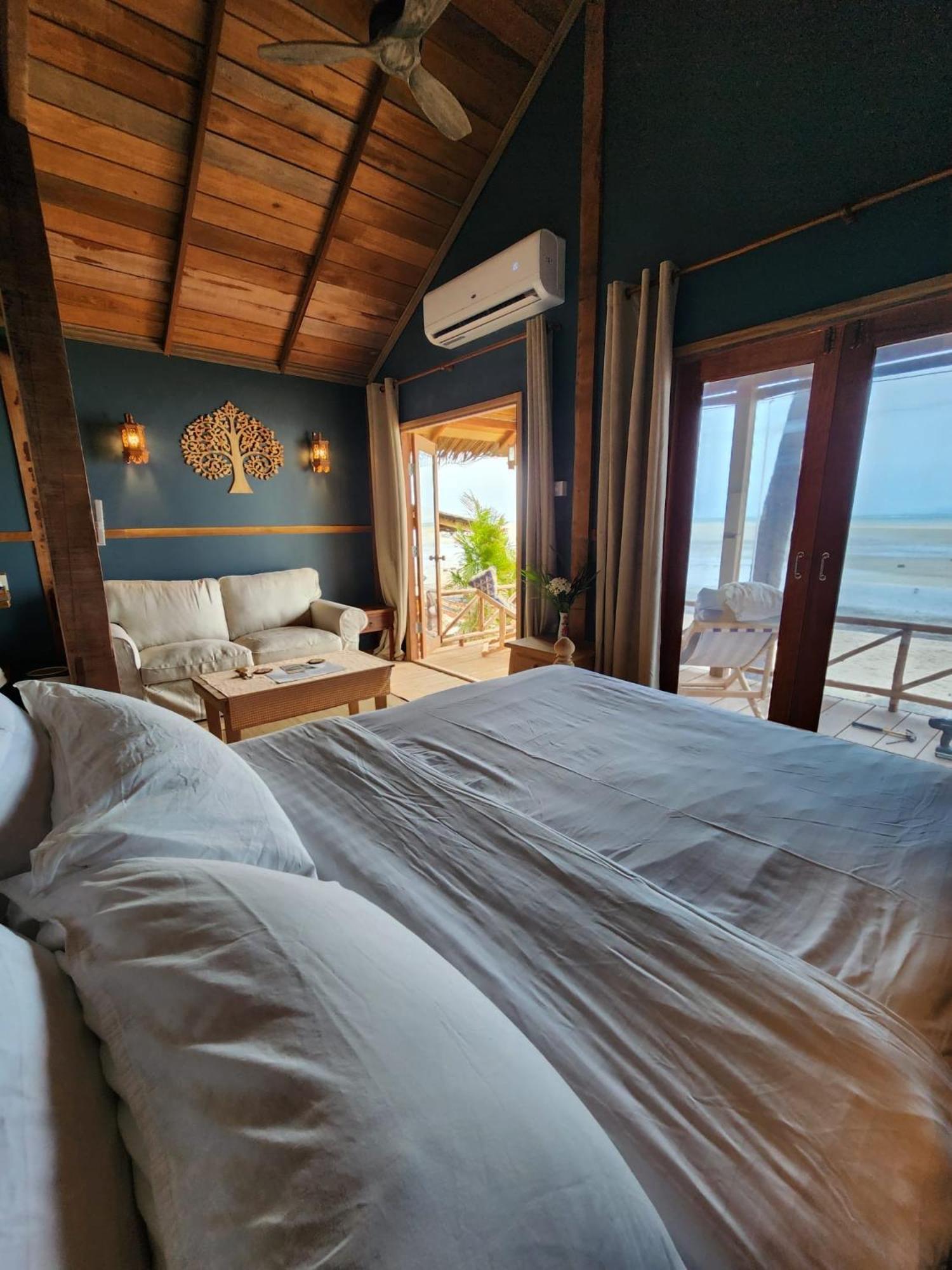 Castaway Beach Bungalows Сритану Екстериор снимка