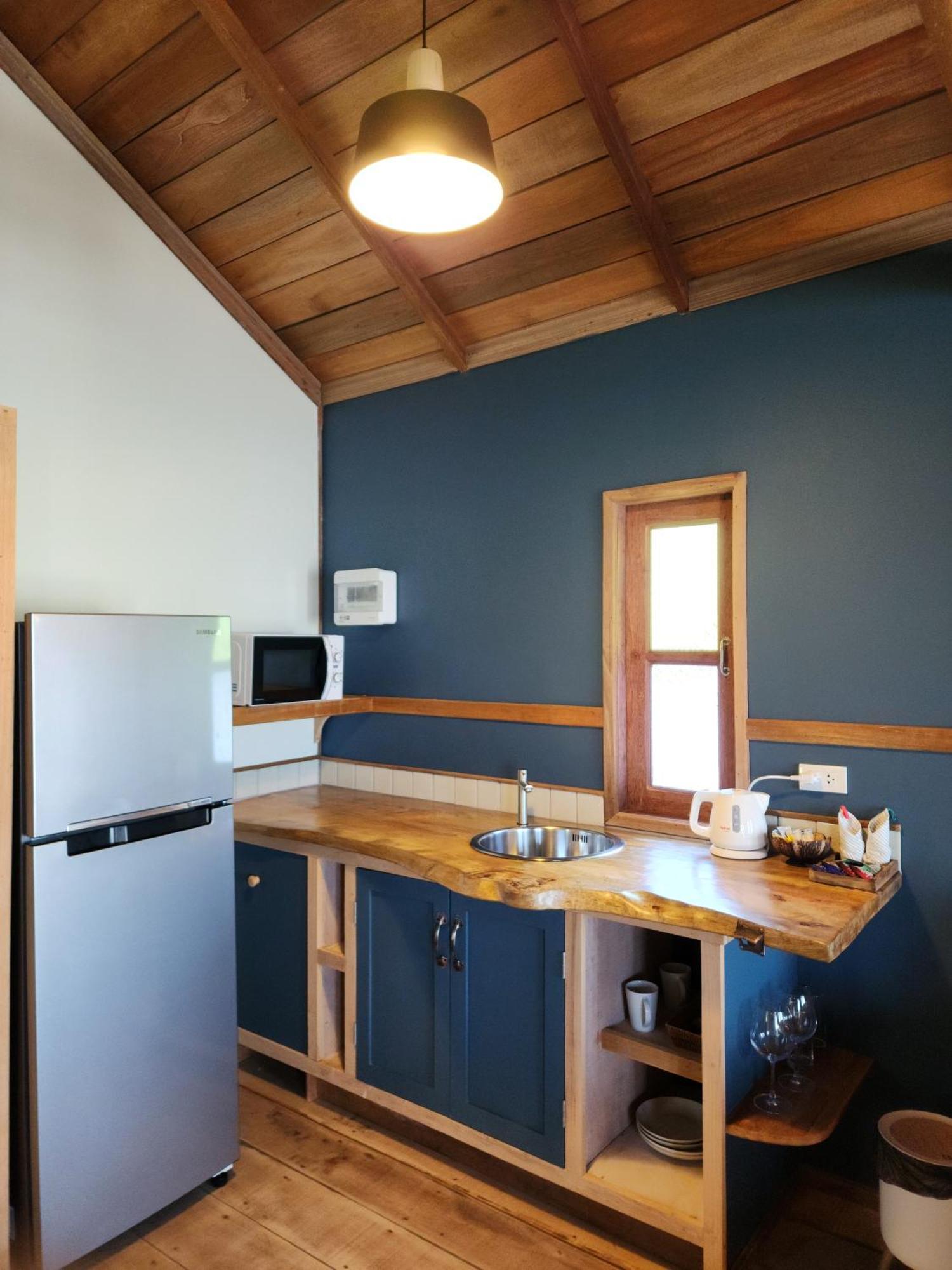 Castaway Beach Bungalows Сритану Екстериор снимка