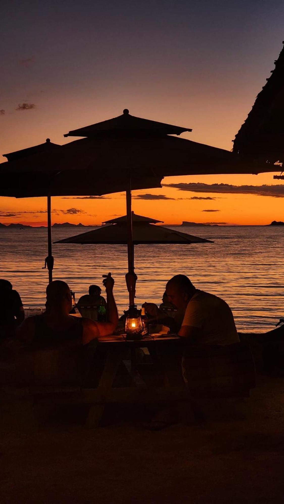 Castaway Beach Bungalows Сритану Екстериор снимка