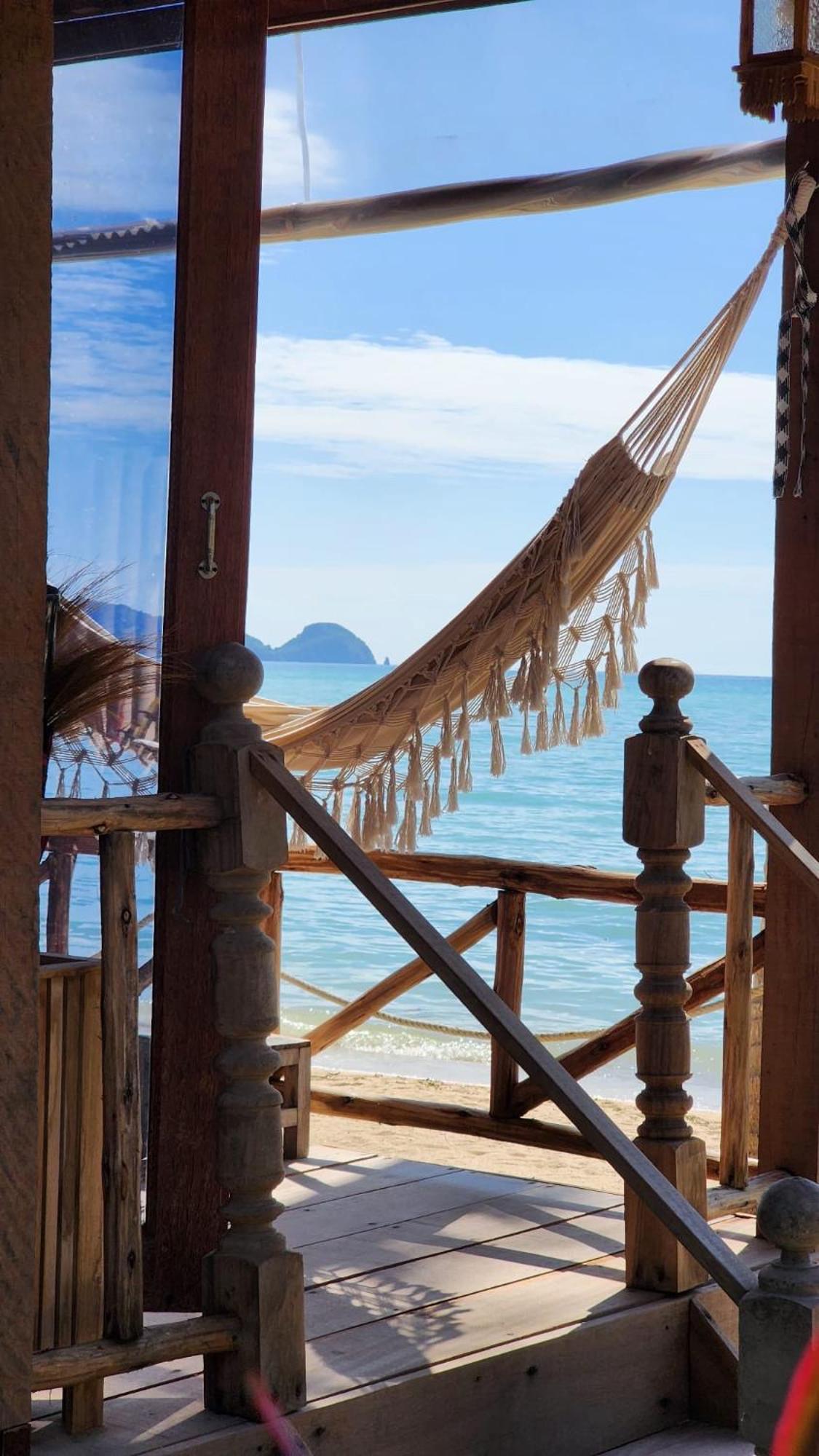 Castaway Beach Bungalows Сритану Екстериор снимка