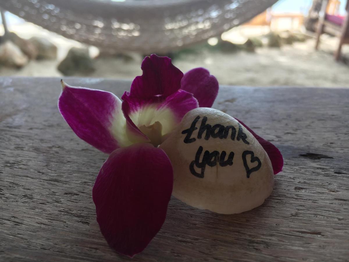 Castaway Beach Bungalows Сритану Екстериор снимка